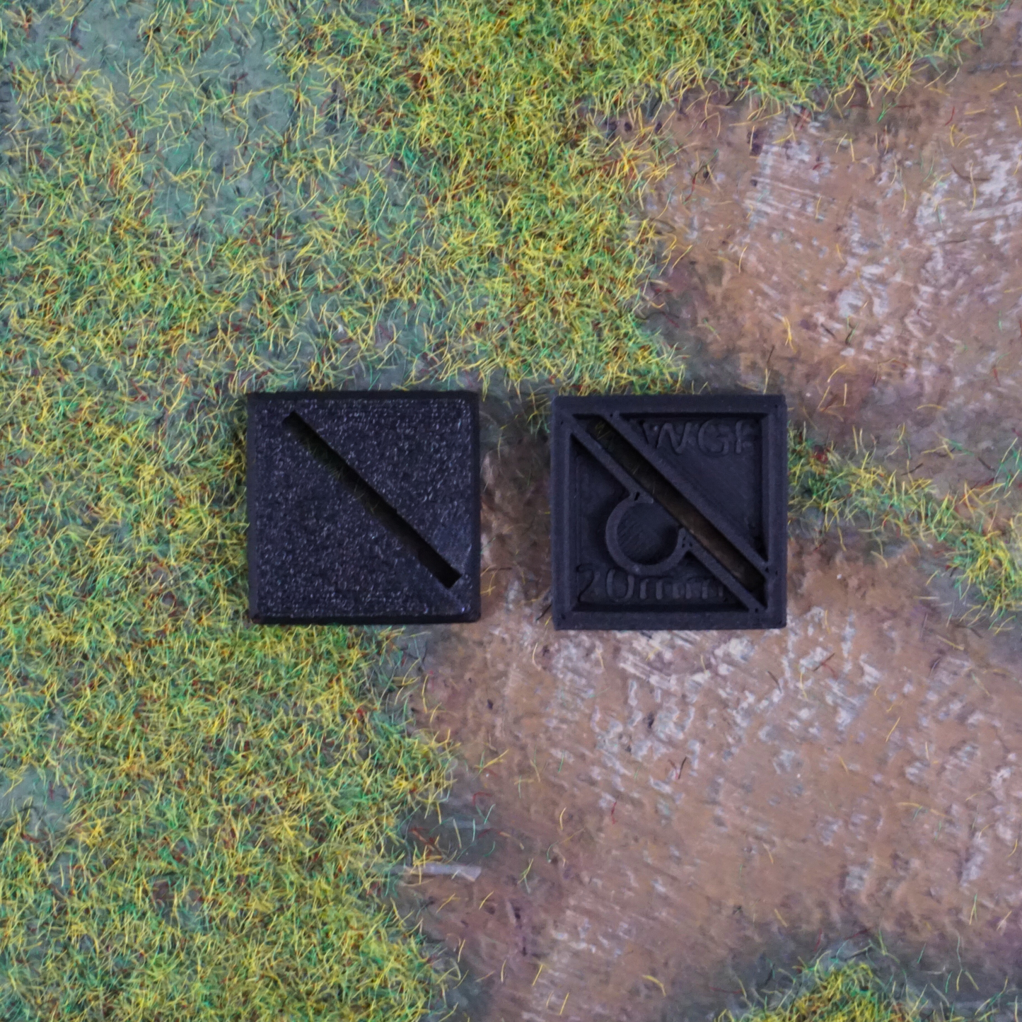20mm - Slotted Square Bases (20 units)